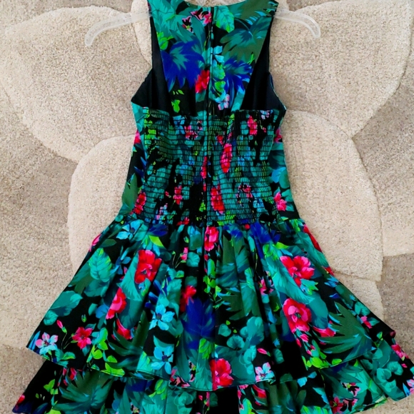 Tropical dress - Picture 5 of 11